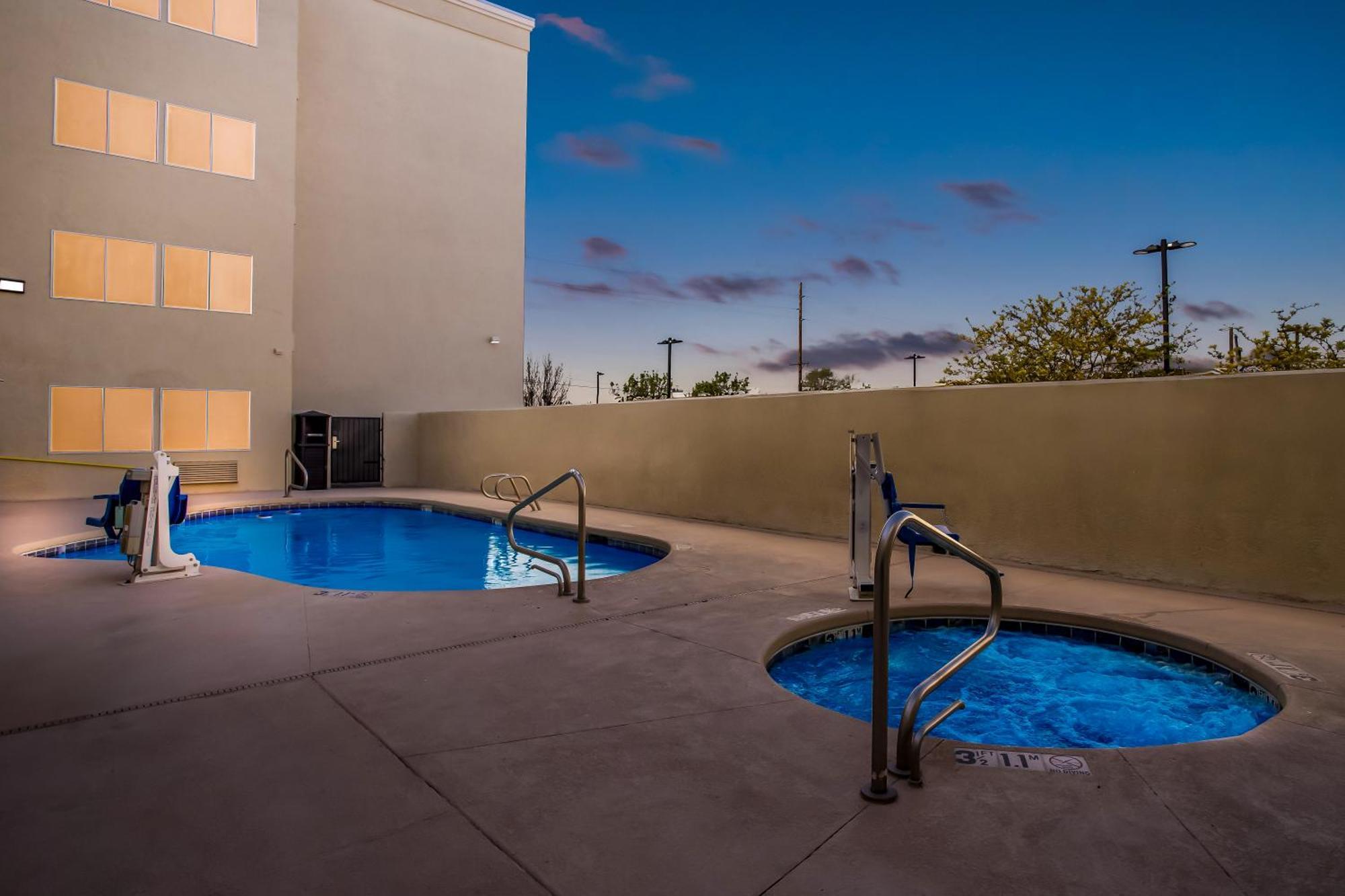 Comfort Inn & Suites Albuquerque Downtown Zewnętrze zdjęcie