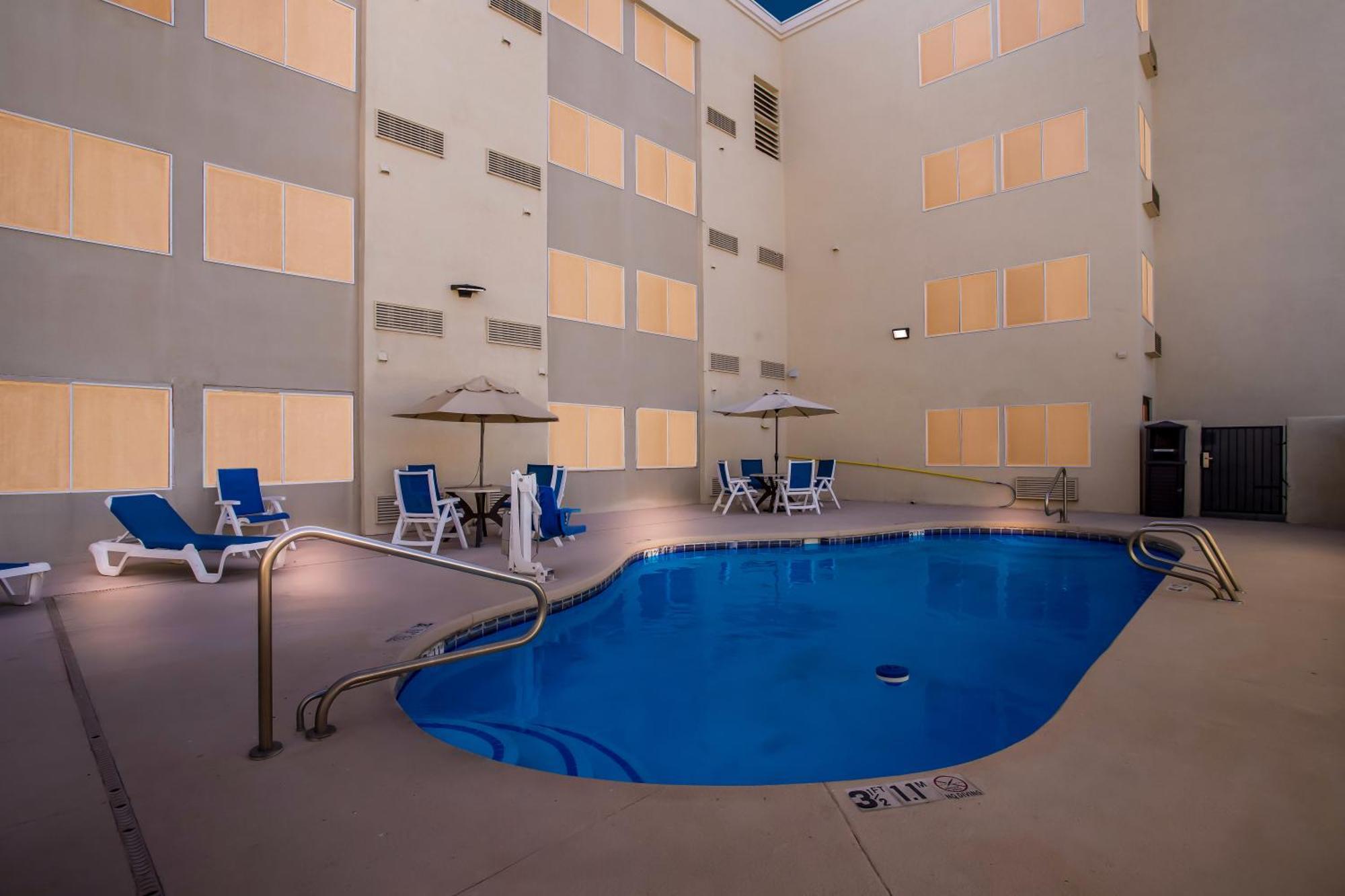 Comfort Inn & Suites Albuquerque Downtown Zewnętrze zdjęcie